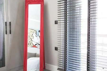 Urban Living 1 *