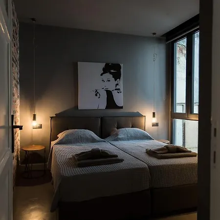 Urban Living 1 *