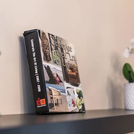 Urban Living 1 *