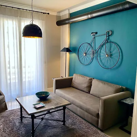 Urban Living 1 *