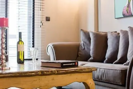 Urban Living 1 アパート