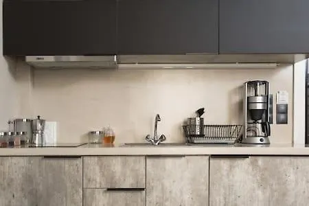 Urban Living 1 * Salonic