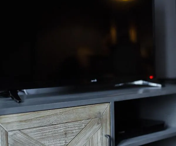 Urban Living 1 * Salonic