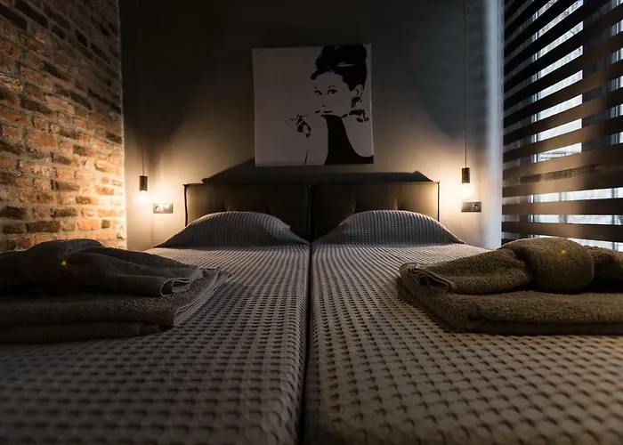 Urban Living 1 Salonic